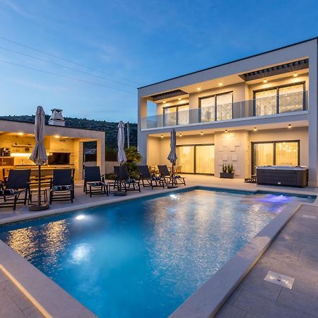 Luxury Villa Diana With Heated Pool And Jacuzzi Dograde Extérieur photo