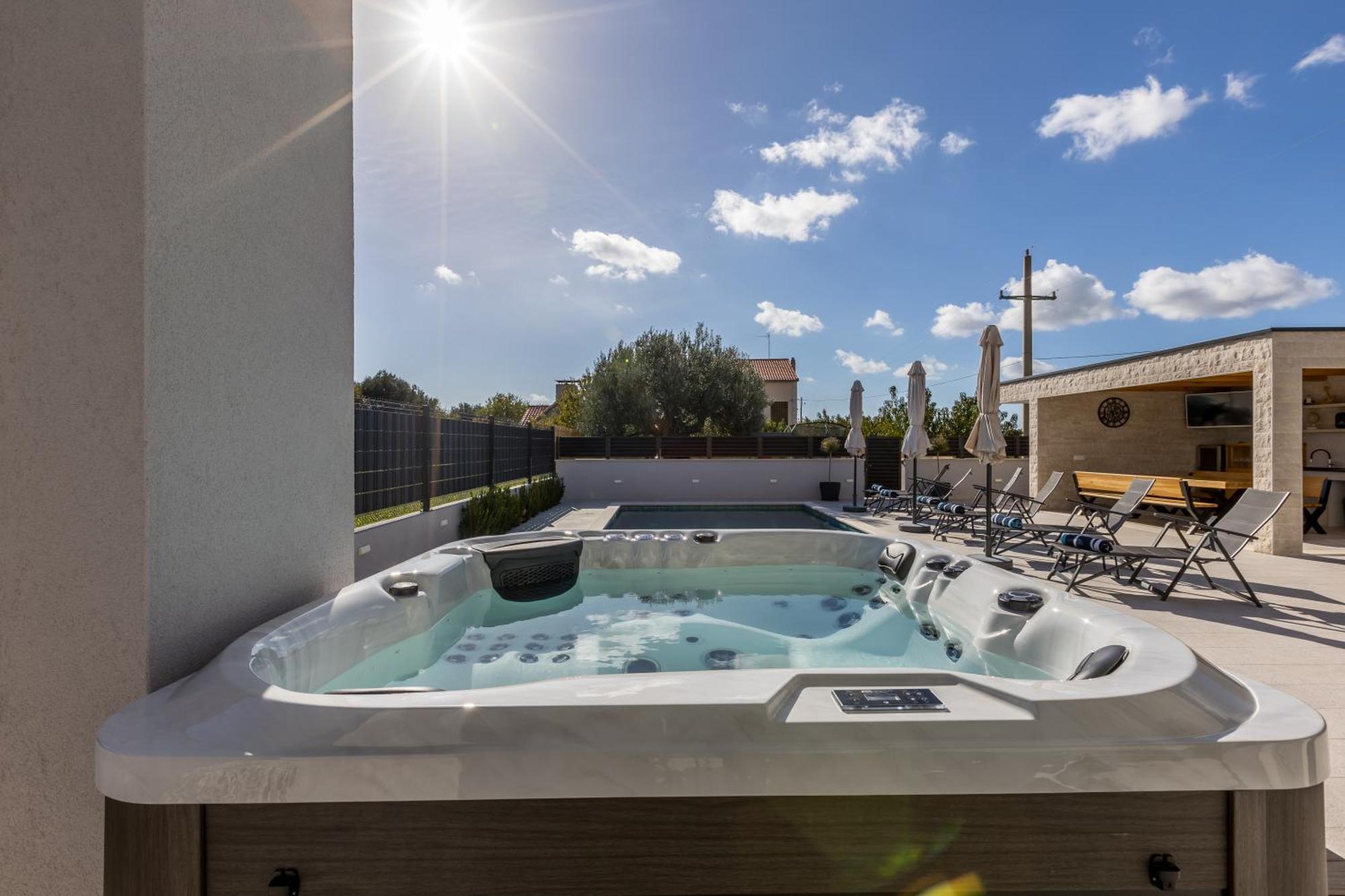 Luxury Villa Diana With Heated Pool And Jacuzzi Dograde Extérieur photo