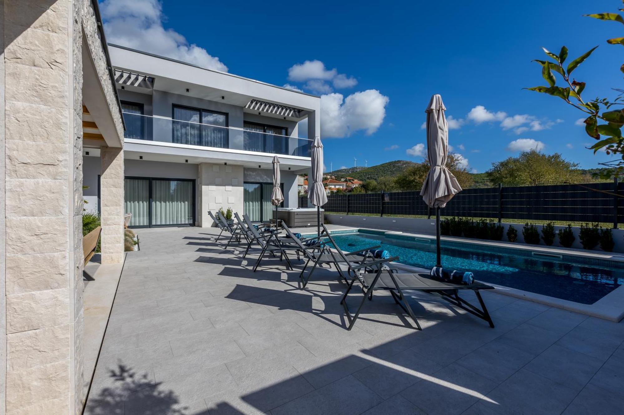 Luxury Villa Diana With Heated Pool And Jacuzzi Dograde Extérieur photo