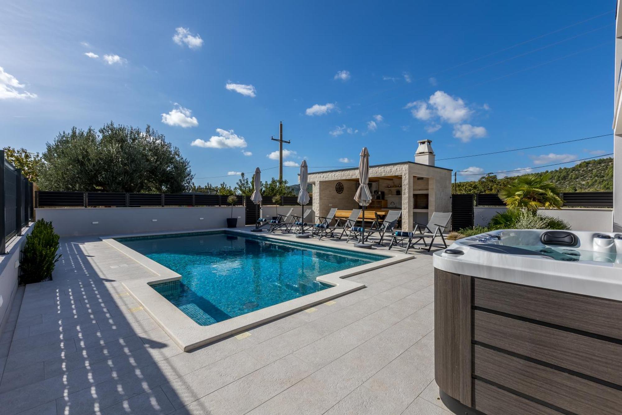 Luxury Villa Diana With Heated Pool And Jacuzzi Dograde Extérieur photo
