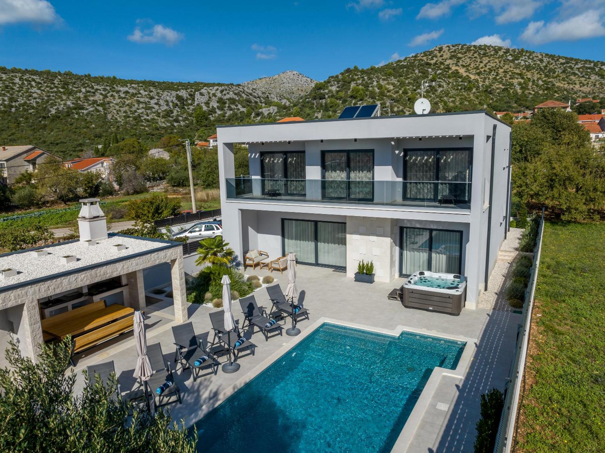 Luxury Villa Diana With Heated Pool And Jacuzzi Dograde Extérieur photo