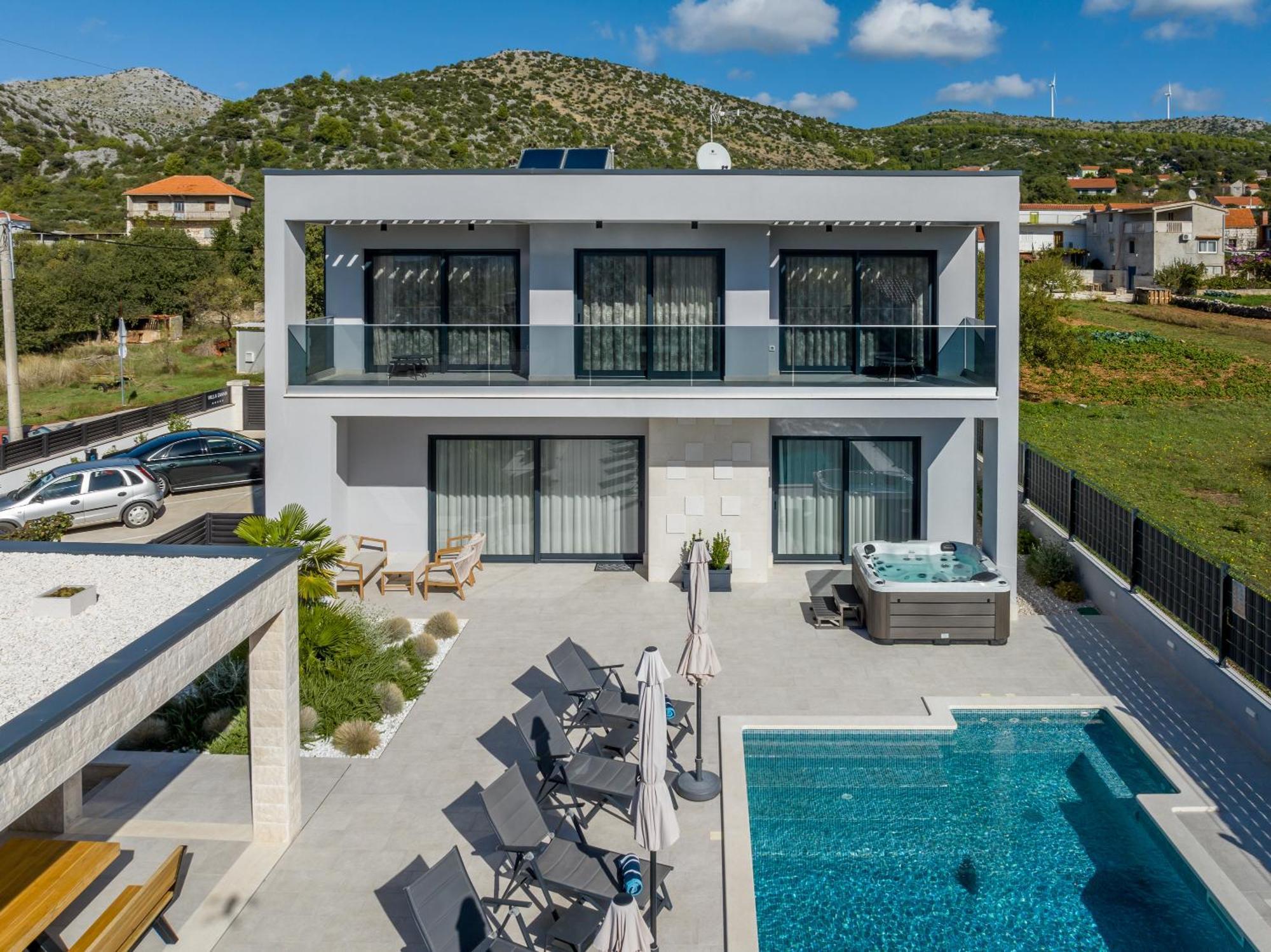 Luxury Villa Diana With Heated Pool And Jacuzzi Dograde Extérieur photo