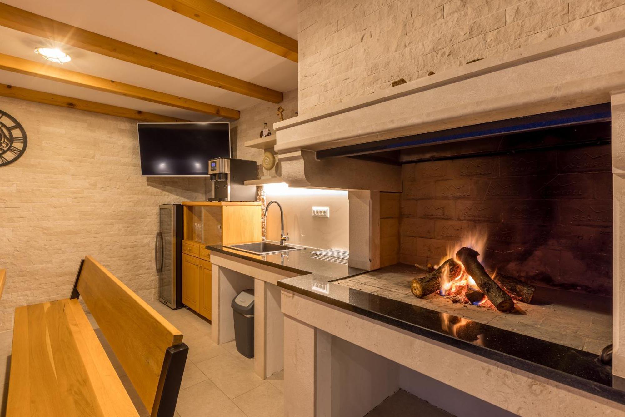 Luxury Villa Diana With Heated Pool And Jacuzzi Dograde Extérieur photo